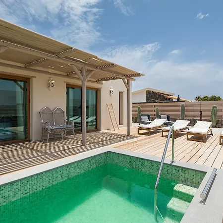 Villa In Take A Swim In Our 15m Long Pool *