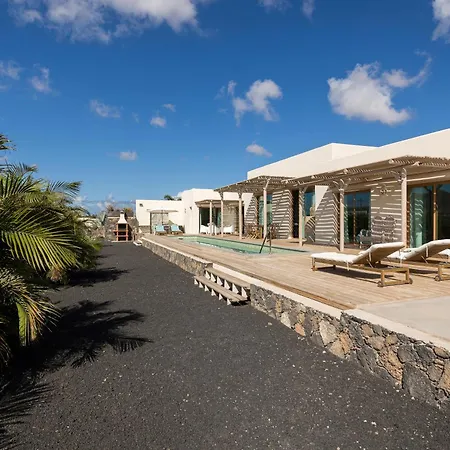 Villa In Take A Swim In Our 15m Long Pool
