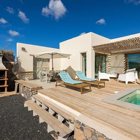 Villa In Take A Swim In Our 15m Long Pool Lajares